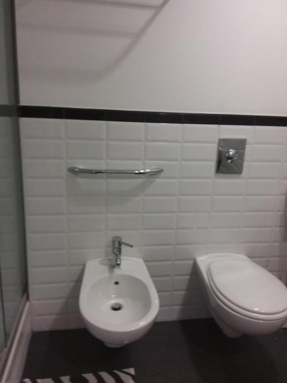 A bathroom at Uniclub House