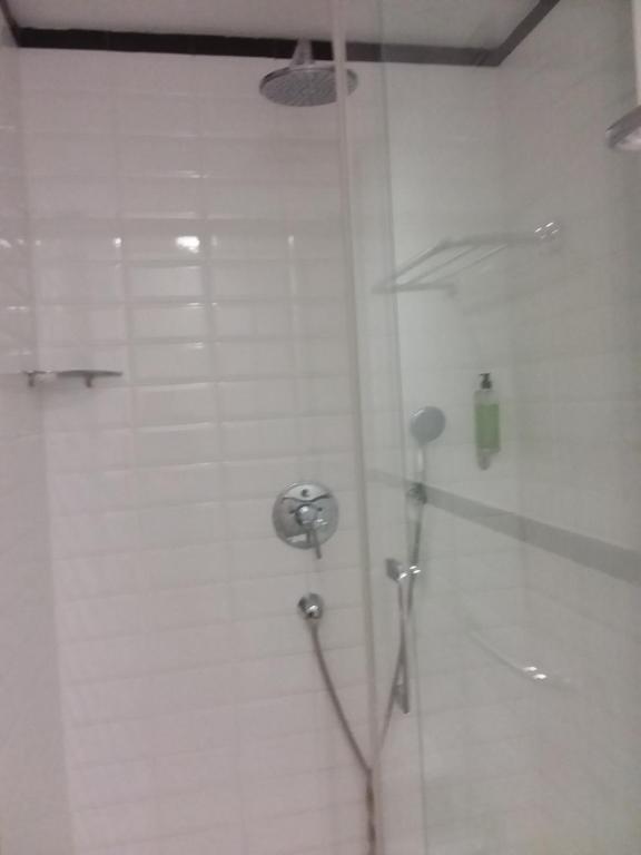 A bathroom at Uniclub House