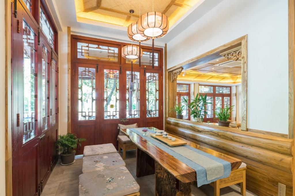 Restaurace v ubytování Yangshuo River View Hotel
