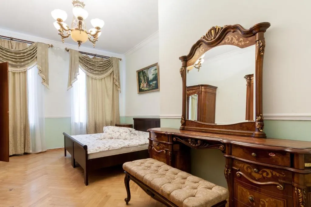 3-rooms Nice apartment at Novoslobodskaya metro, Moscova, Rusia