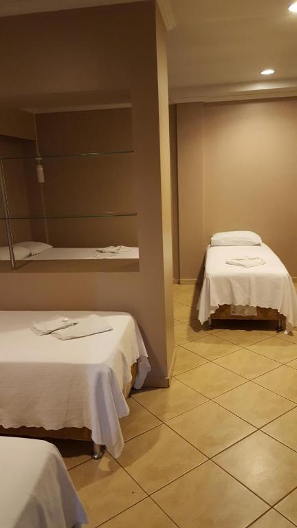  Hotel Peroza Corbelia