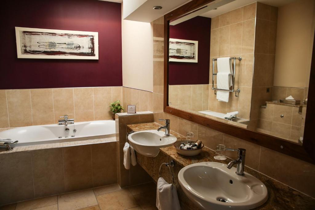 Koupelna v ubytování Tullamore Court Hotel