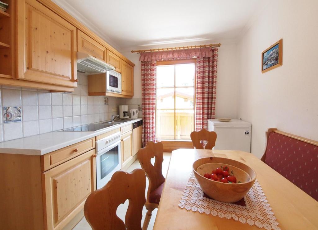 Kuchyňa alebo kuchynka v ubytovaní Landhaus Dorfer