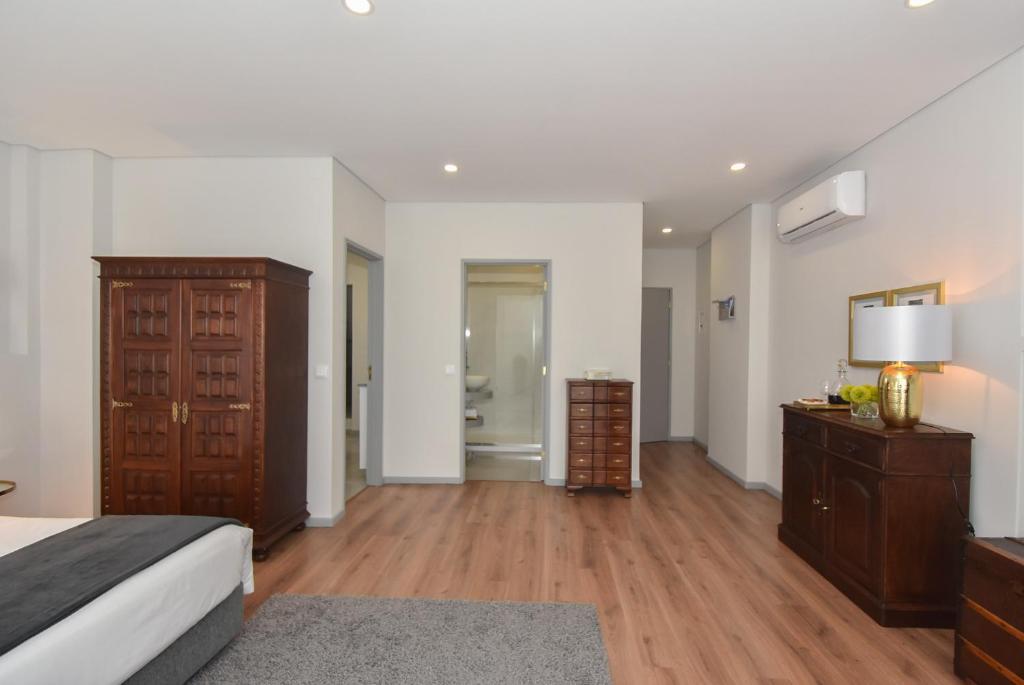 Rosario's Boutique Apartments - 19