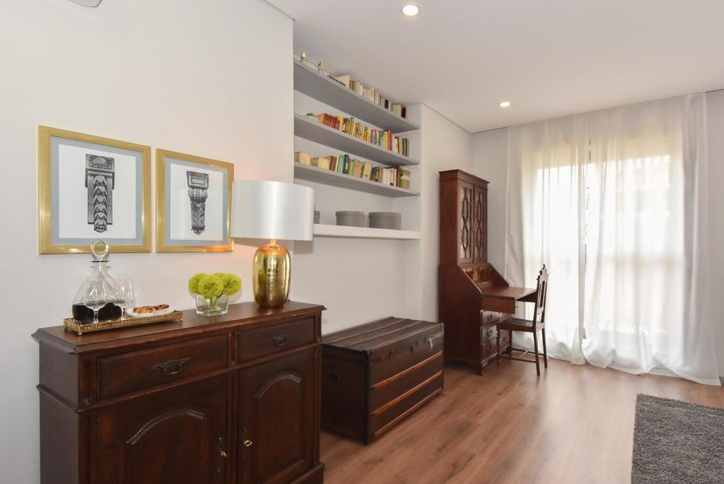 Rosario's Boutique Apartments - 18