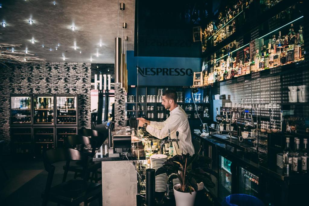 BOUTIQUE HOTEL11 with rooftop SPA - Resim 25