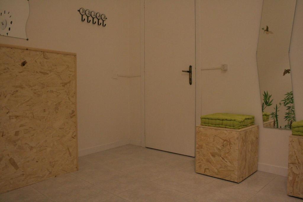 Urban Oasis Hostel - 3