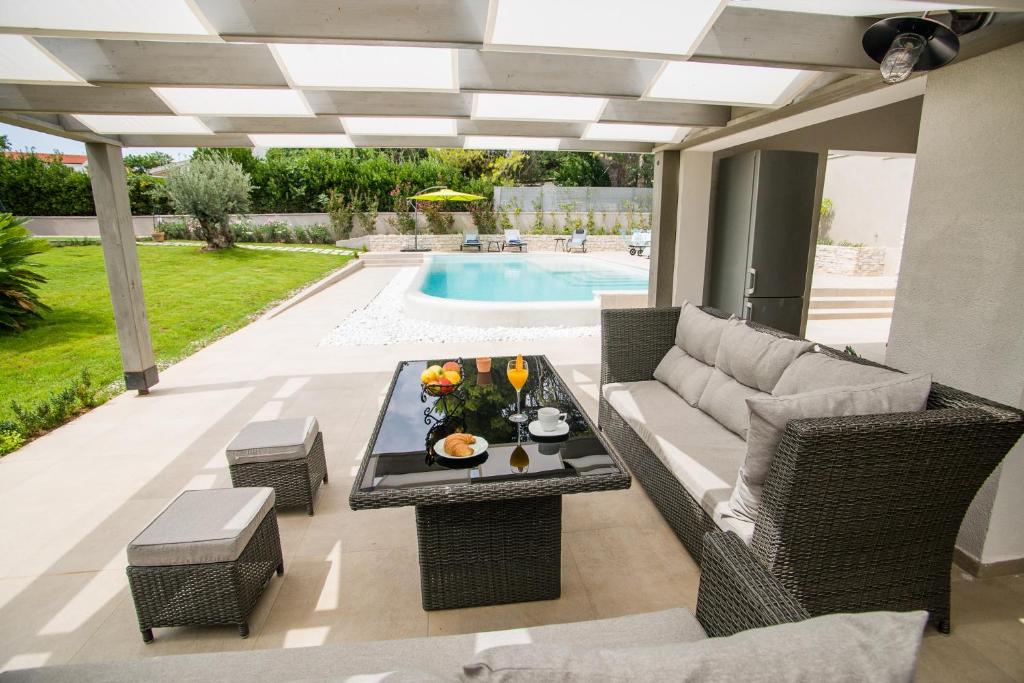 Zdjęcie z galerii obiektu Beautiful Villa Julia, south Istria, garden, pool w mieście Ližnjan