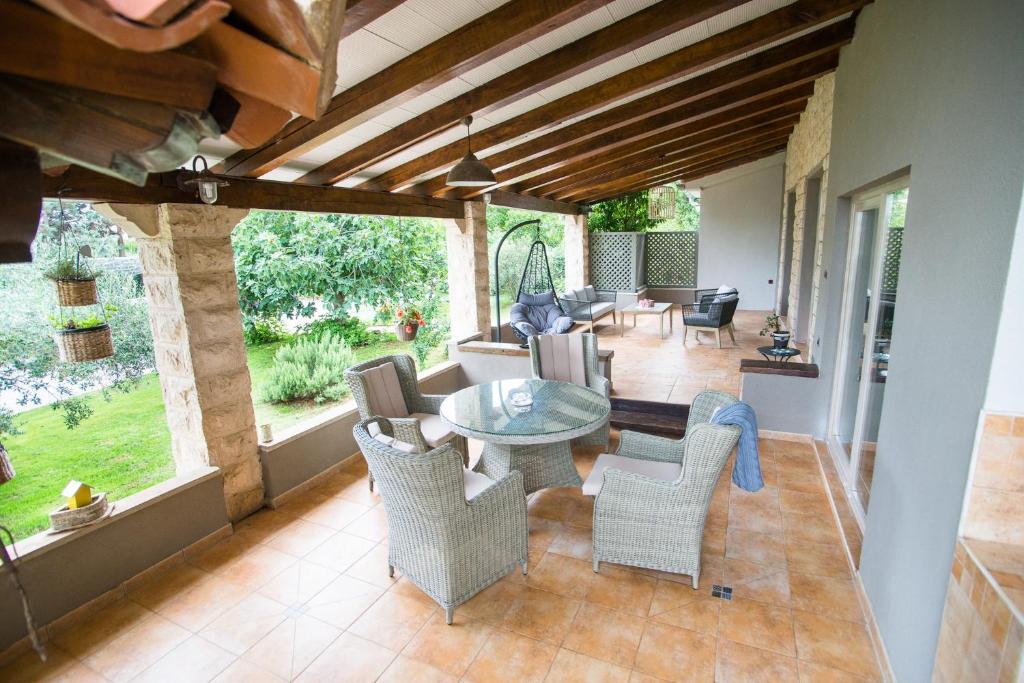 Zdjęcie z galerii obiektu Beautiful Villa Julia, south Istria, garden, pool w mieście Ližnjan