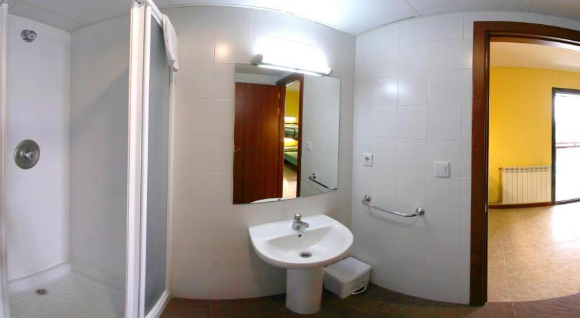 Koupelna v ubytování Albergue Era Garona