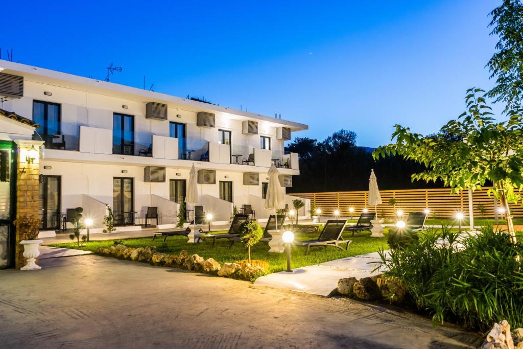 Vonkajšia záhrada v ubytovaní Rooms 48 by Zante Plaza