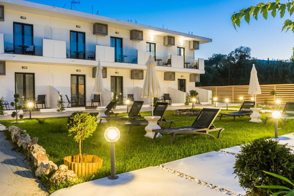 Vonkajšia záhrada v ubytovaní Rooms 48 by Zante Plaza