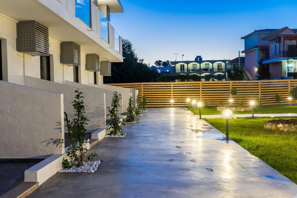 Vonkajšia záhrada v ubytovaní Rooms 48 by Zante Plaza