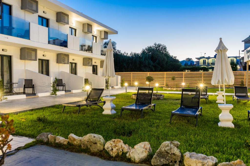 Vonkajšia záhrada v ubytovaní Rooms 48 by Zante Plaza