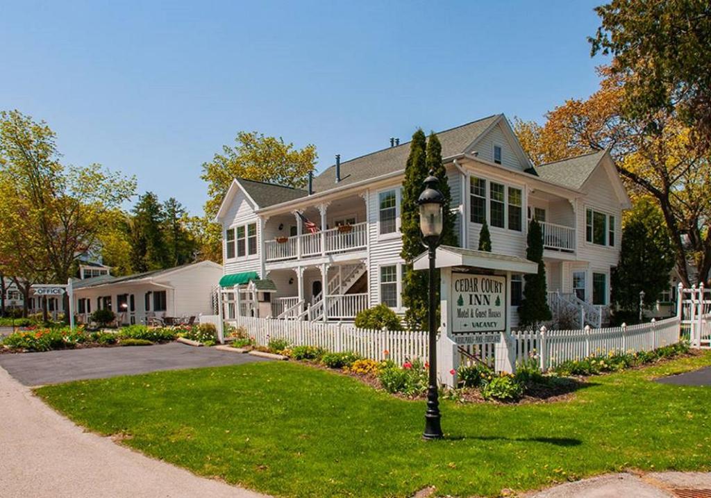 Cedar Court Inn photo