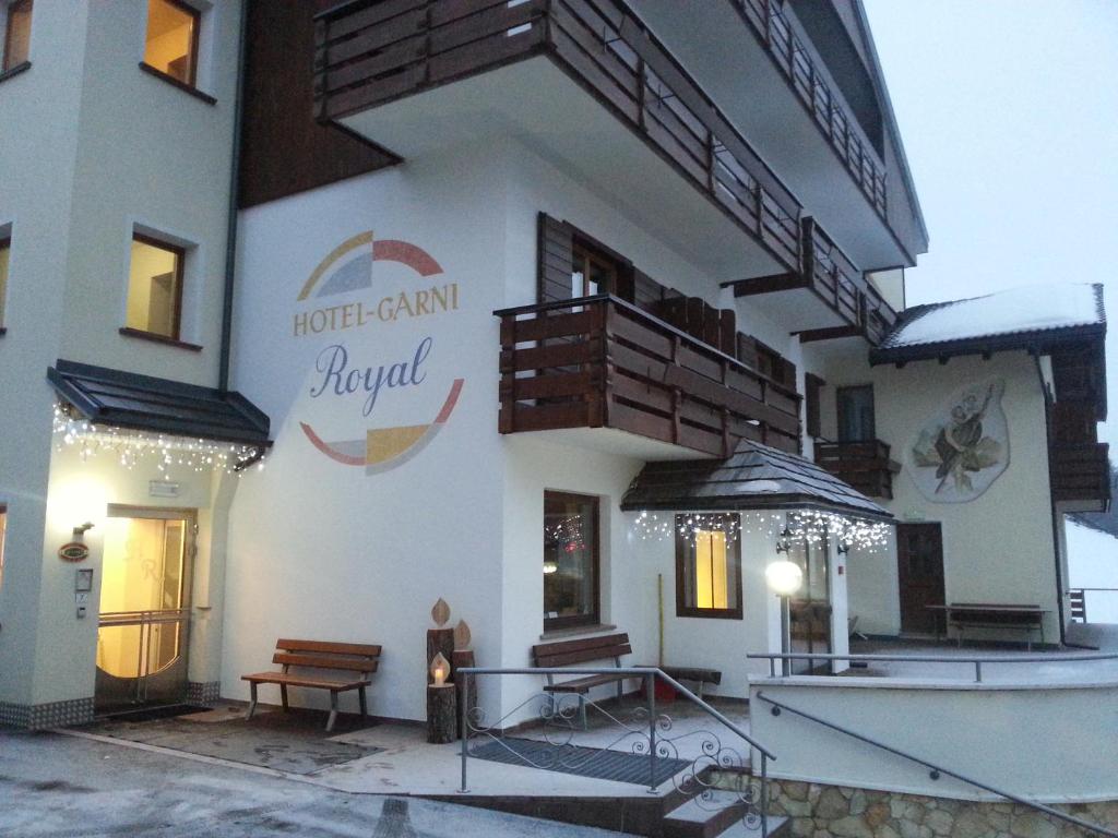 Budynek, w którym mieści się hotel