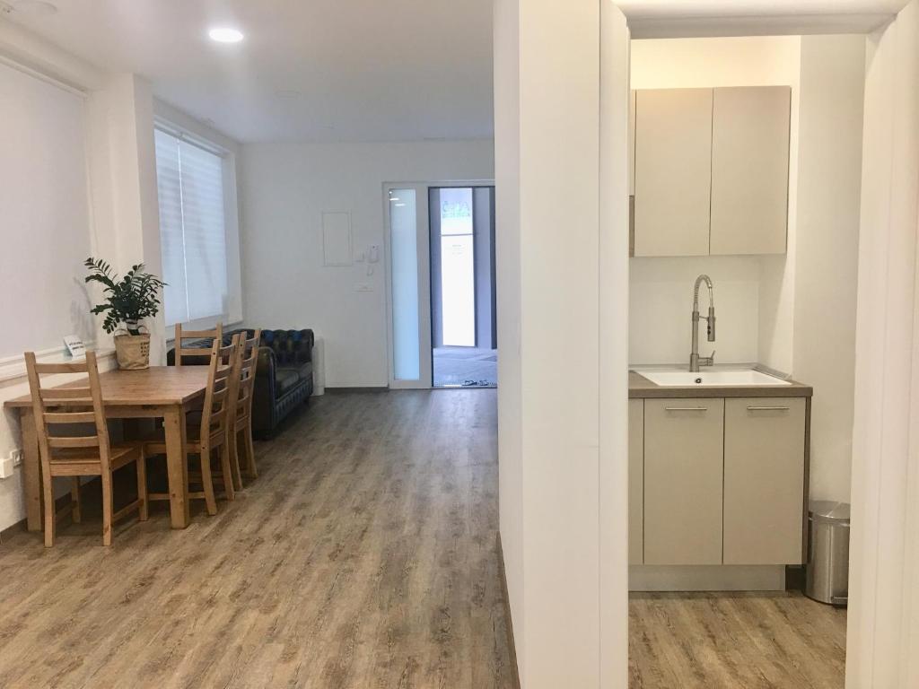 Kuchyň nebo kuchyňský kout v ubytování Maja Apartment