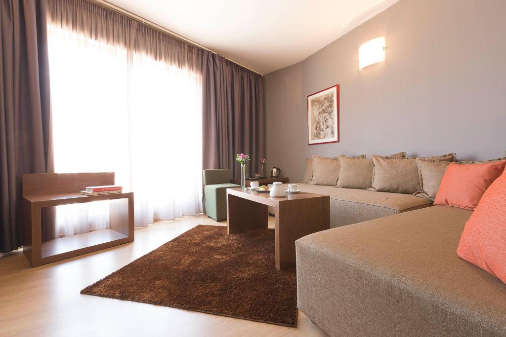 Plaza Hotel, Philian Hotels and Resorts - Resim 12