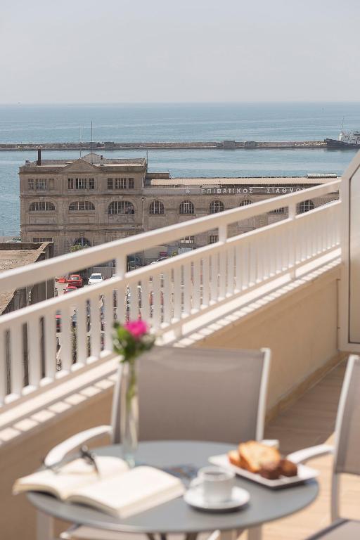 Balkón nebo terasa v ubytování Plaza Hotel, Philian Hotels and Resorts