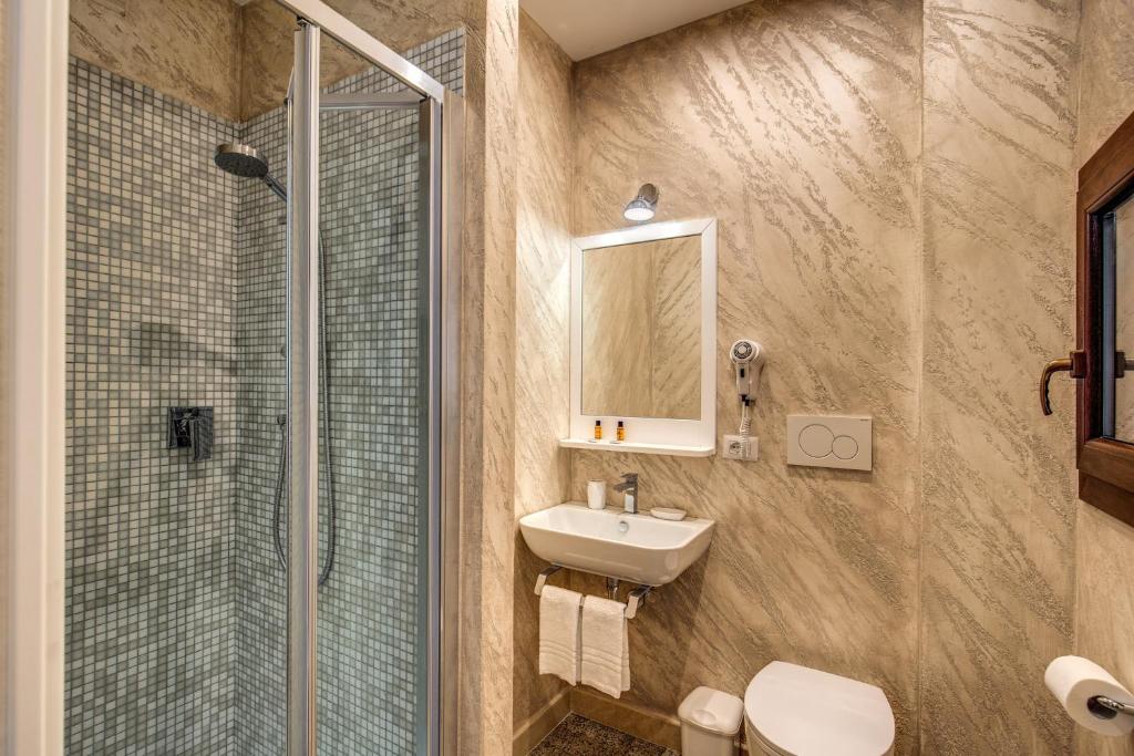 Colosseo Accomodation Room Guest House - 6