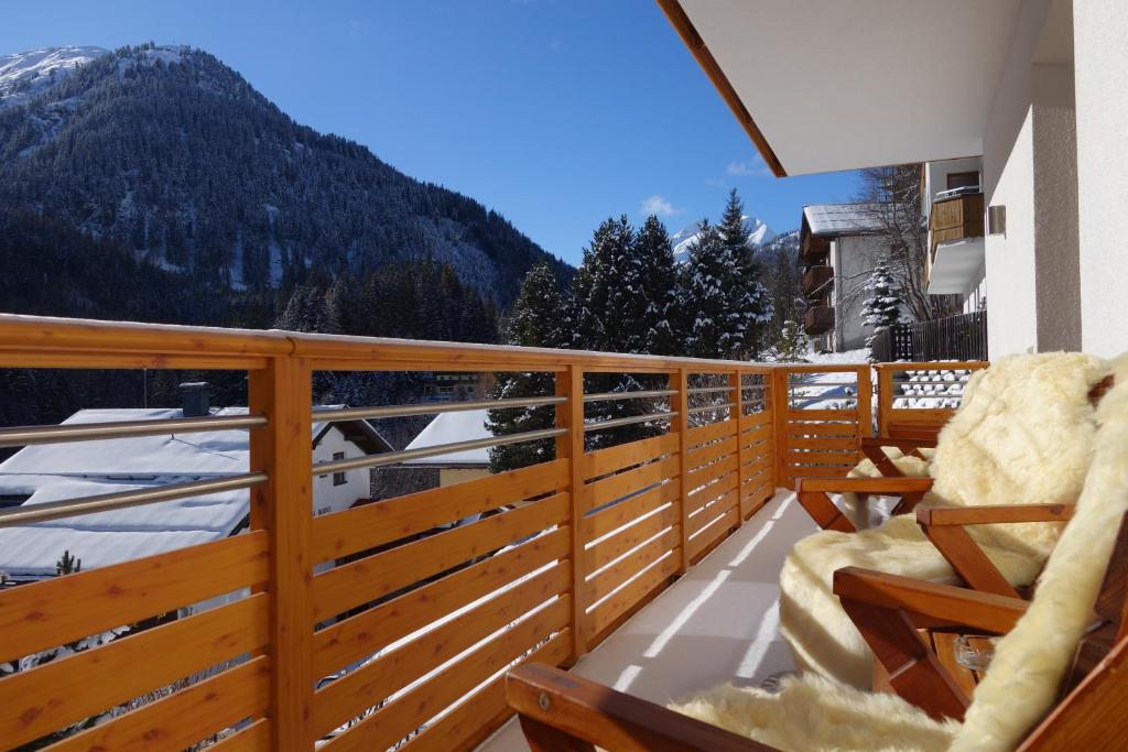 Nespecifikovaný výhled na hory nebo výhled na hory při pohledu z aparthotelu
