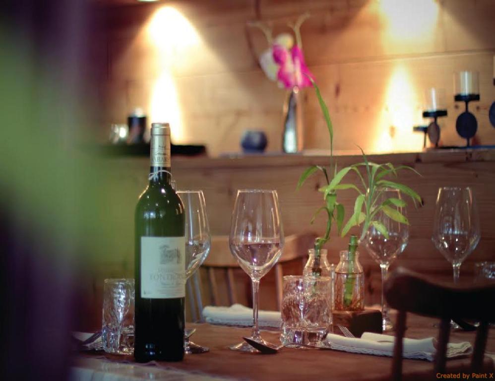 Nápoje v ubytování Auberge de Costaroche