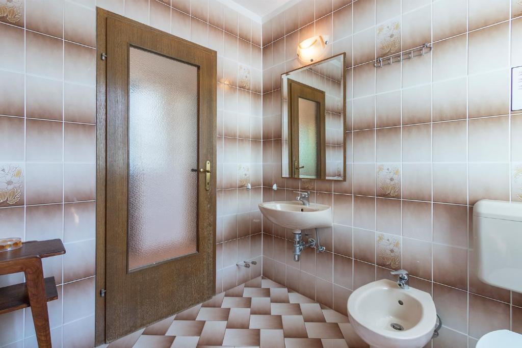 Kúpeľňa v ubytovaní vila lokvanj