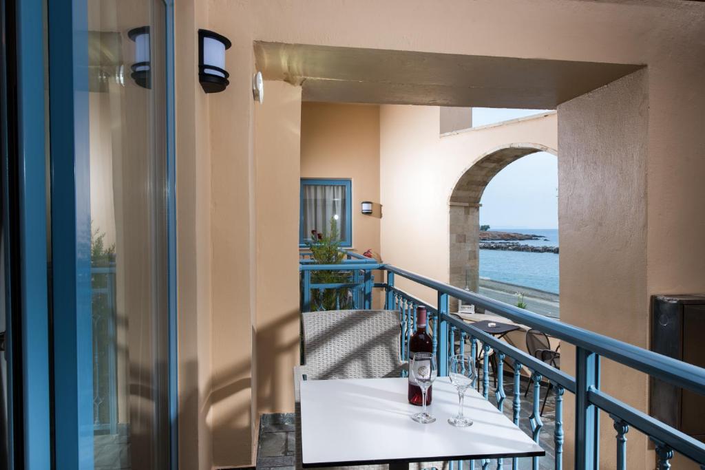 Nespecifikovaný výhled na moře nebo výhled na moře při pohledu z hotelu
