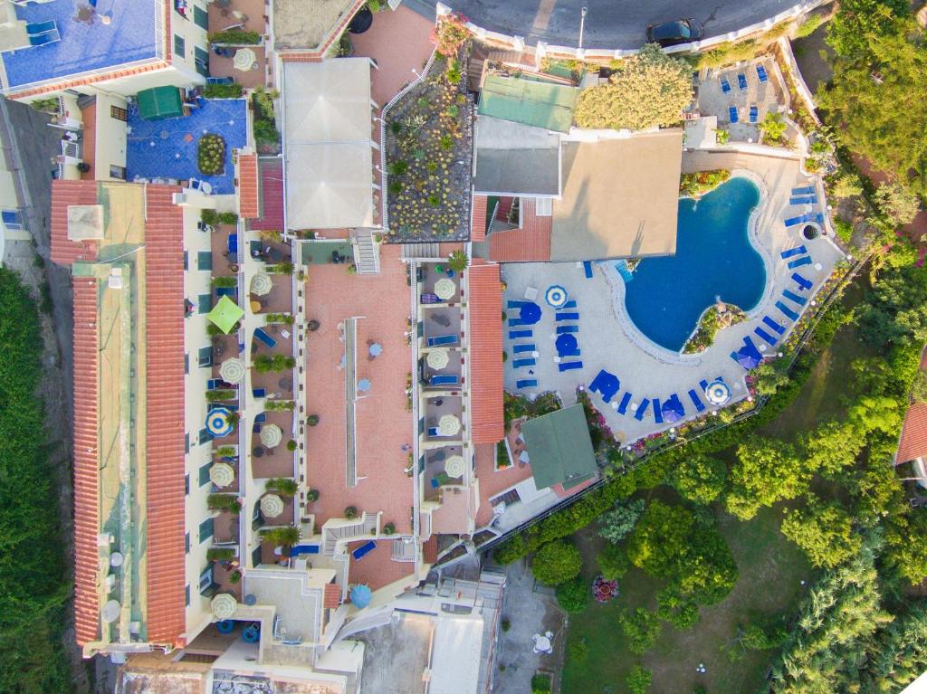 Letecký snímek ubytování Hotel Terme Saint Raphael