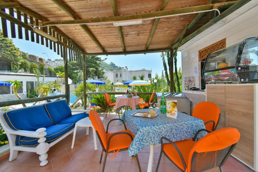 Balkón nebo terasa v ubytování Hotel Terme Saint Raphael