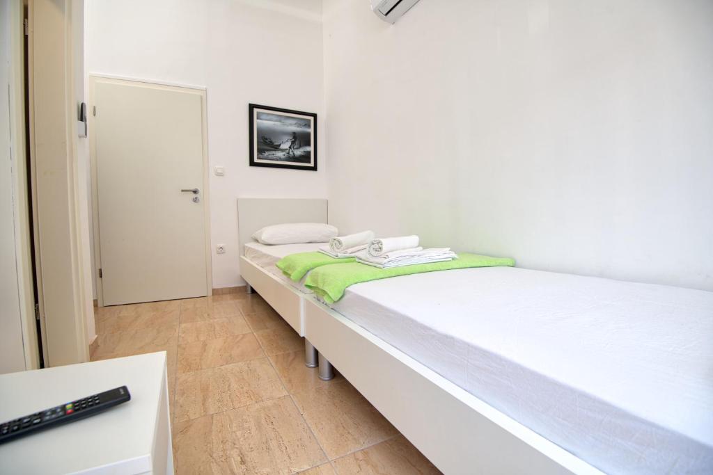 Villa Doris - Twin Room With Balcony