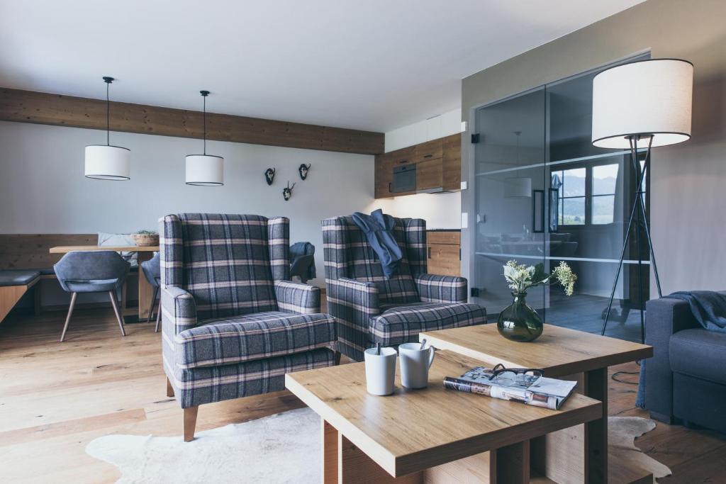 Posezení v ubytování PUR Suites & Chalets