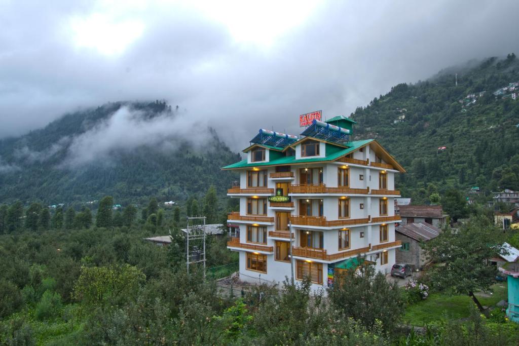 Gallery image of Kalista Resort in Manāli