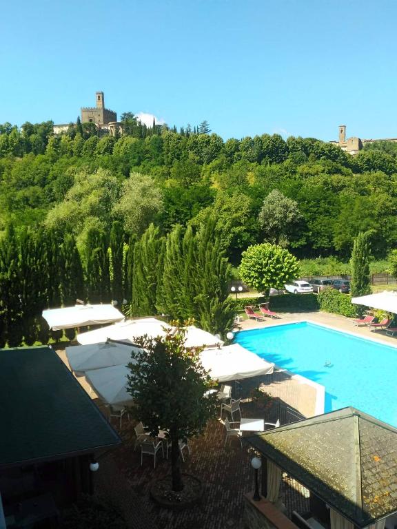 Bazén v ubytování Parc Hotel nebo v jeho okolí