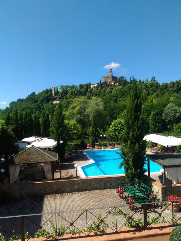 Bazén v ubytování Parc Hotel nebo v jeho okolí