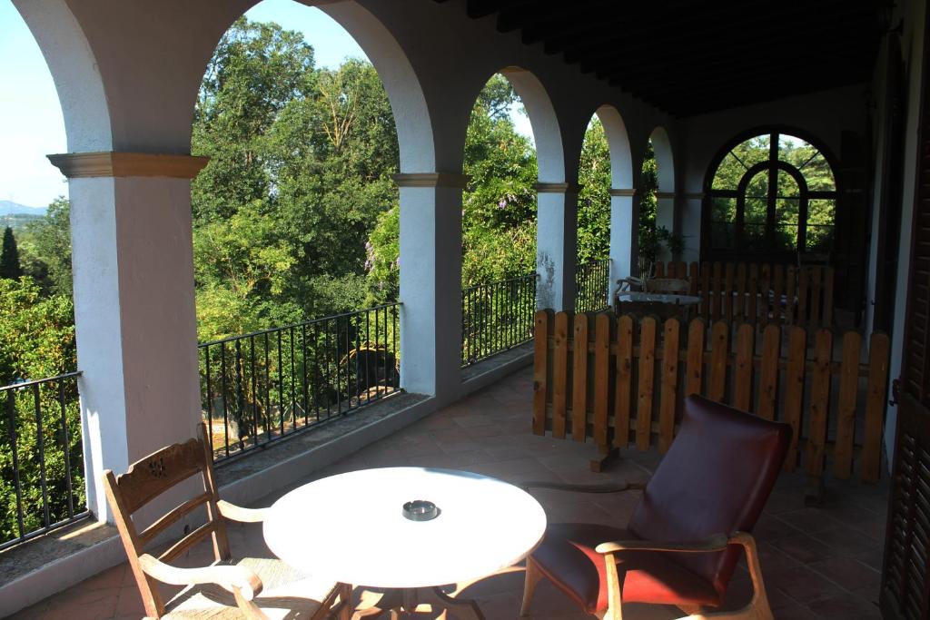 A balcony or terrace at Hostal Rural Mas Blanc