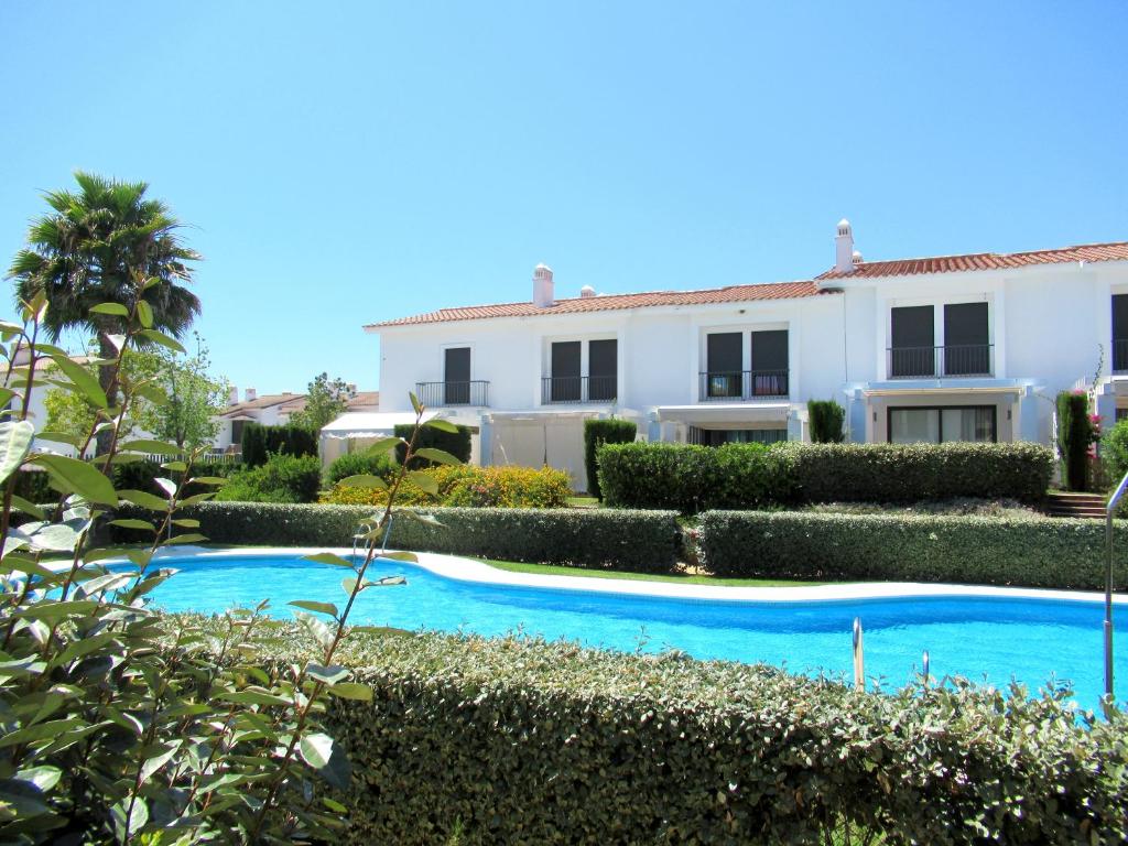 Bazén v ubytovaní Single room in private house el rompido alebo v jeho blízkosti