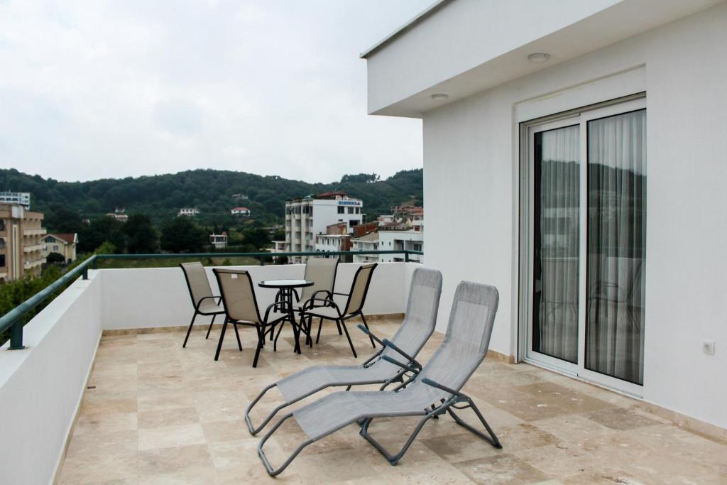 Balkón nebo terasa v ubytování B&B Lovac