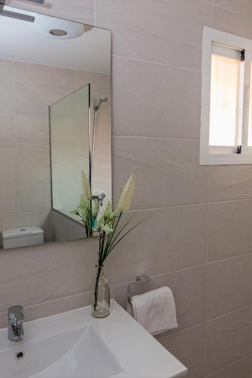 A bathroom at Terraza vista océano La Quinta
