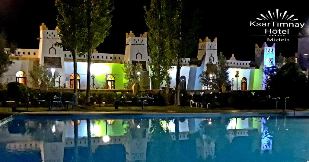 Bazén v ubytování Ksar Timnay Hotel nebo v jeho okolí