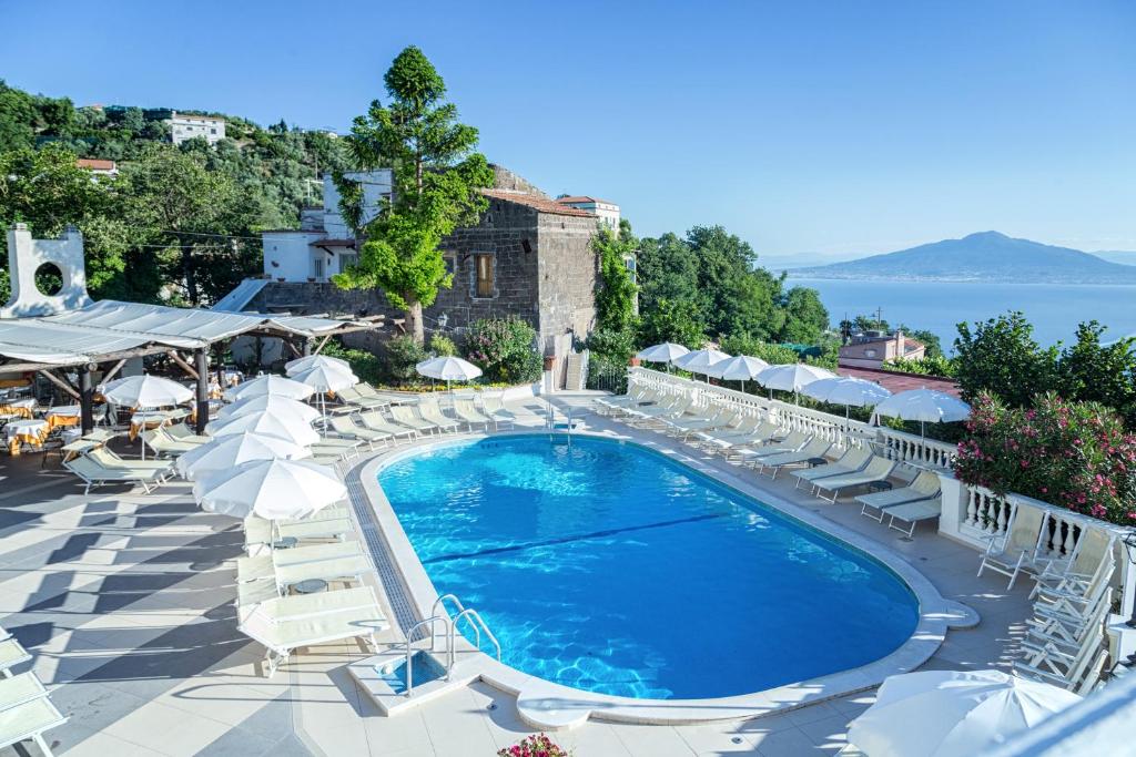 Bazén v ubytovaní Hotel Iaccarino alebo v jeho blízkosti