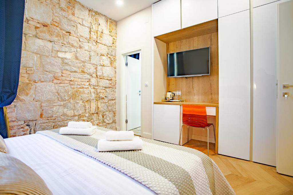 Postel nebo postele na pokoji v ubytování Best4Stay Luxury Rooms