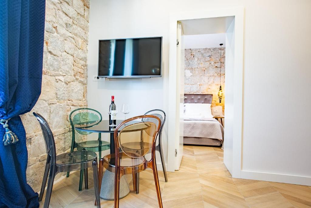 Postel nebo postele na pokoji v ubytování Best4Stay Luxury Rooms