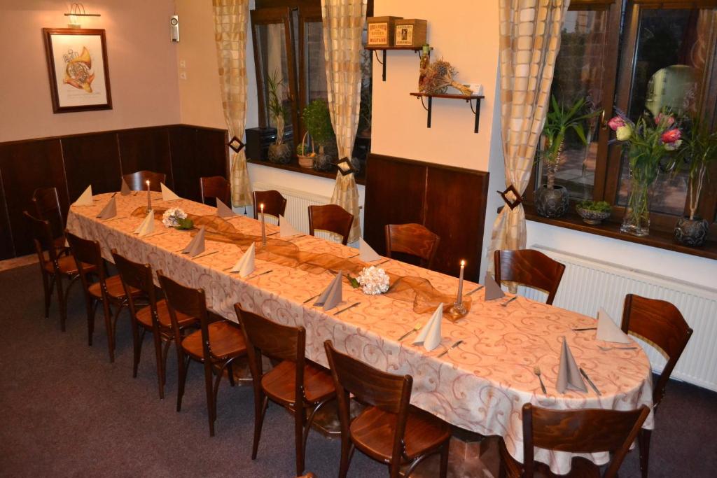 Restauracja lub miejsce do jedzenia w obiekcie Penzion Aladdin