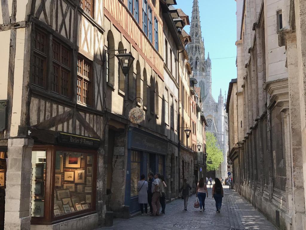 Gallery image of Hôtel De La Cathédrale in Rouen