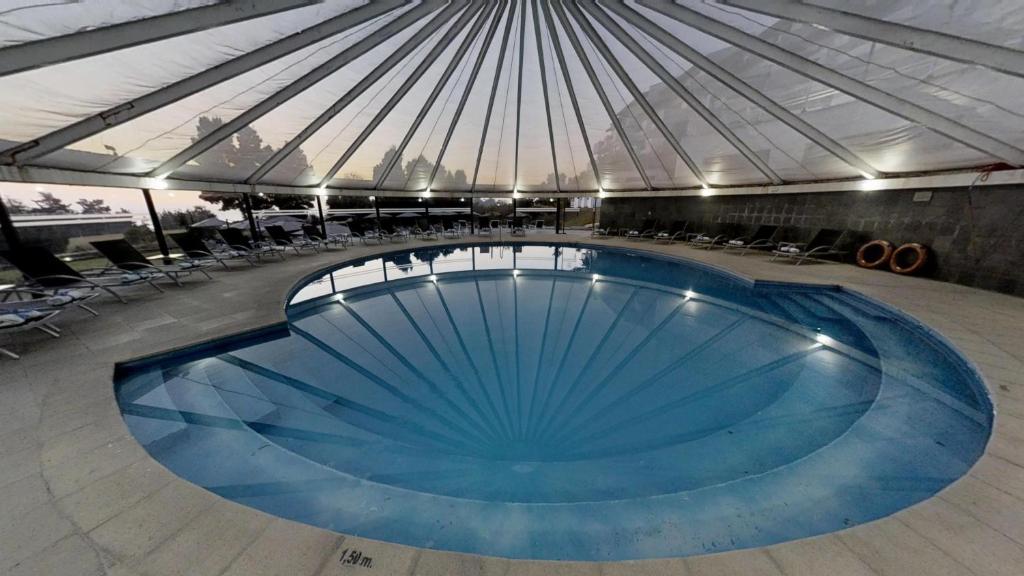 Bazén v ubytování Hotel Marbella Resort nebo v jeho okolí