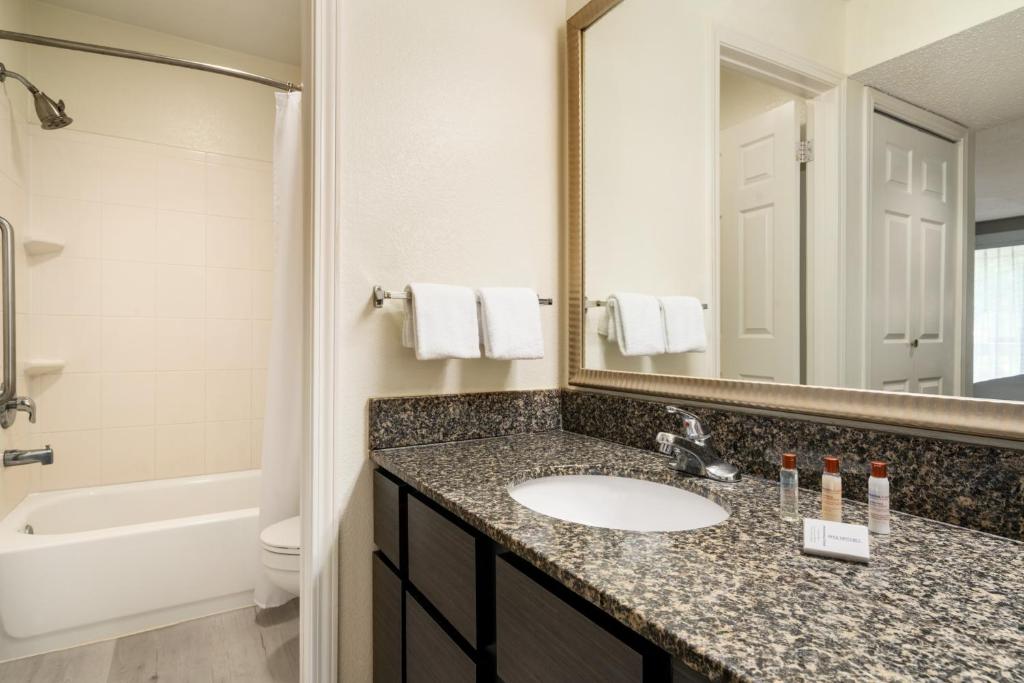 Hawthorn Suites by Wyndham Tinton Falls - King Studio Suite - Niet -roken