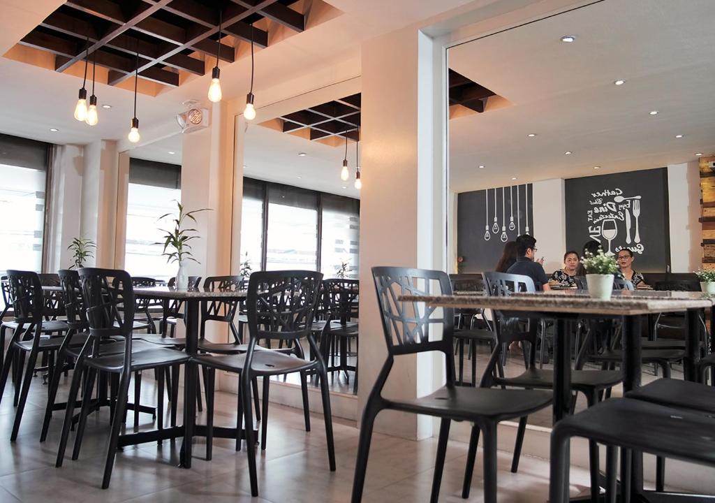 Restaurace v ubytování Fersal Hotel - P. Tuazon Cubao