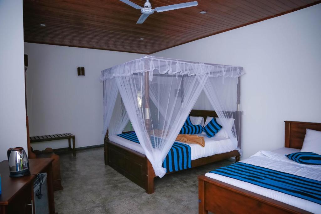 Hotel City Grand Ella - Triple Room With Balcony