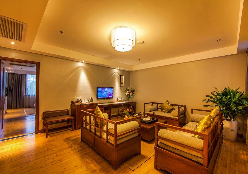 TV a/nebo společenská místnost v ubytování Fliport Garden Hotel Wuyishan